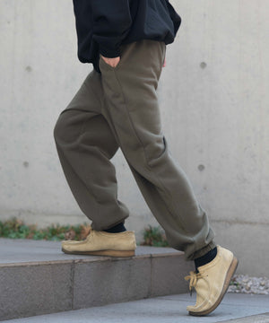 カーキ モデル：175cm L着用