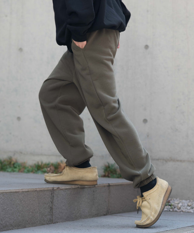 カーキ モデル：175cm L着用