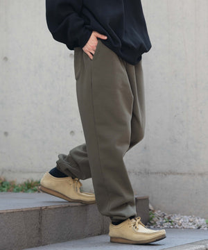 カーキ モデル：175cm L着用