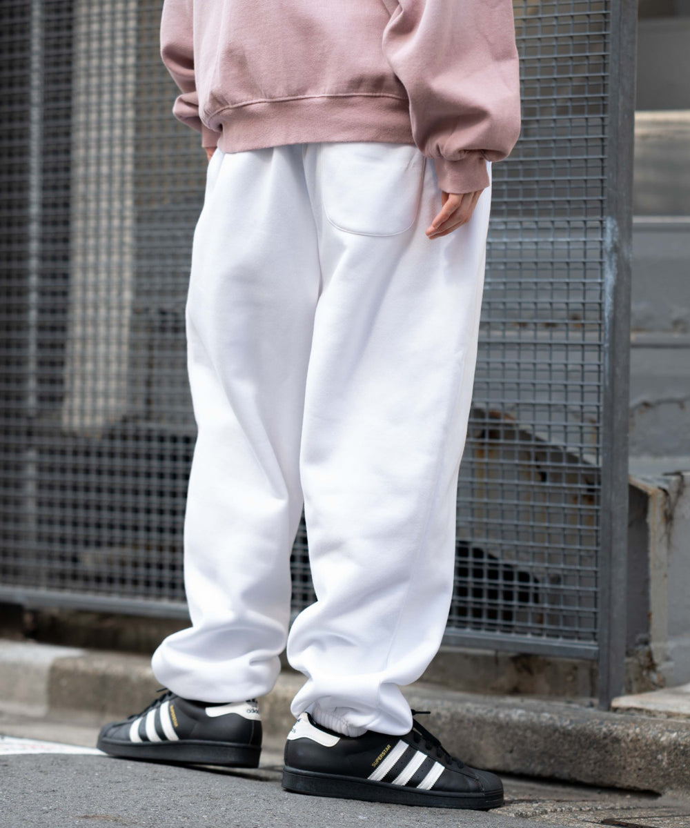 ホワイト モデル：175cm L着用