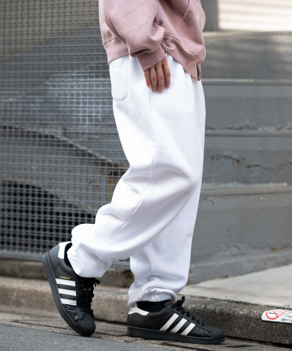 ホワイト モデル：175cm L着用