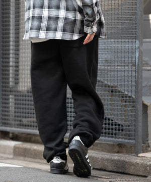 ブラック モデル：175cm L着用