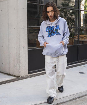 グレー モデル：174㎝ L着用