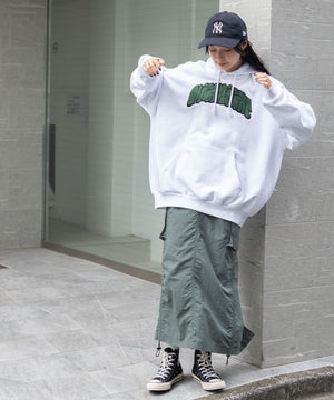 ホワイト モデル：161cm L着用