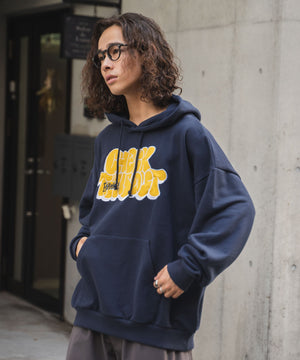 ネイビー モデル：174㎝ L着用