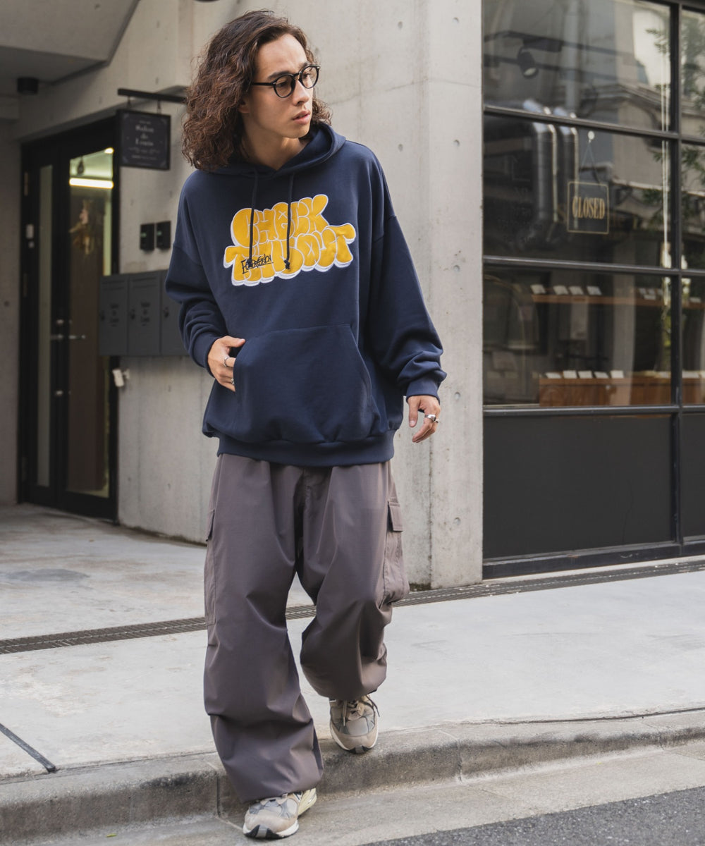 ネイビー モデル：174㎝ L着用