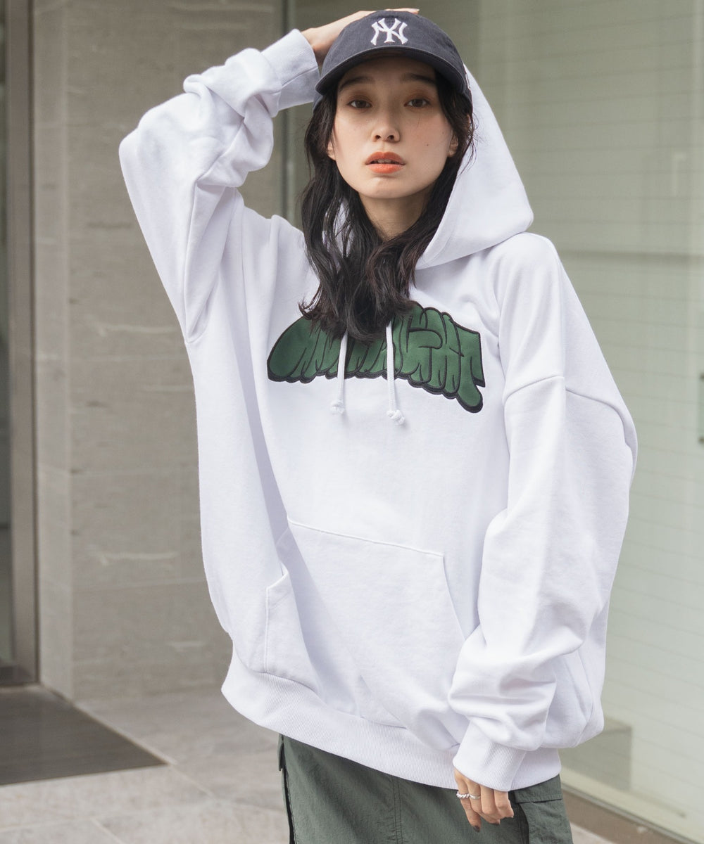 ホワイト モデル：161cm L着用