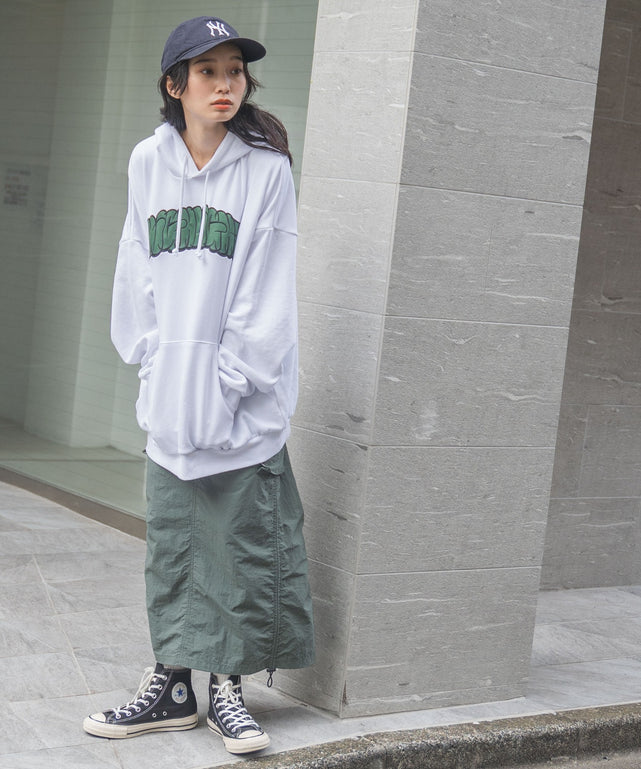 ホワイト モデル：161cm L着用