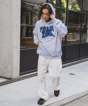 グレー モデル：174㎝ L着用