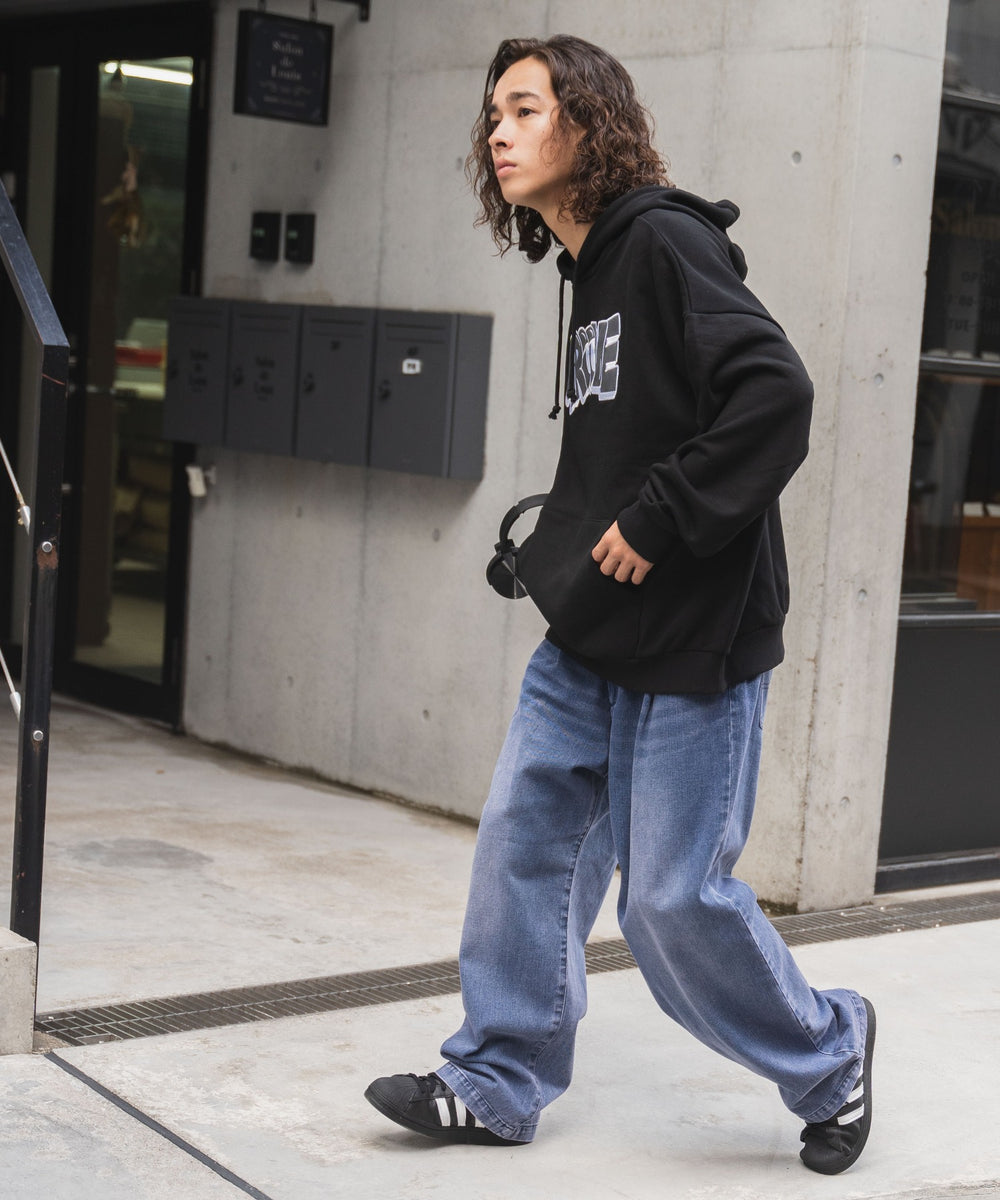 ブラック モデル：174㎝ L着用