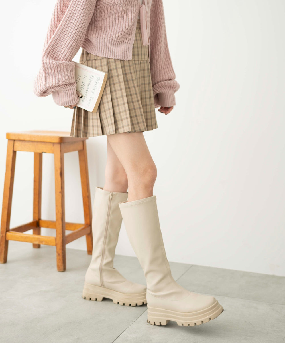 ベージュ系チェック　モデル:161cm M着用