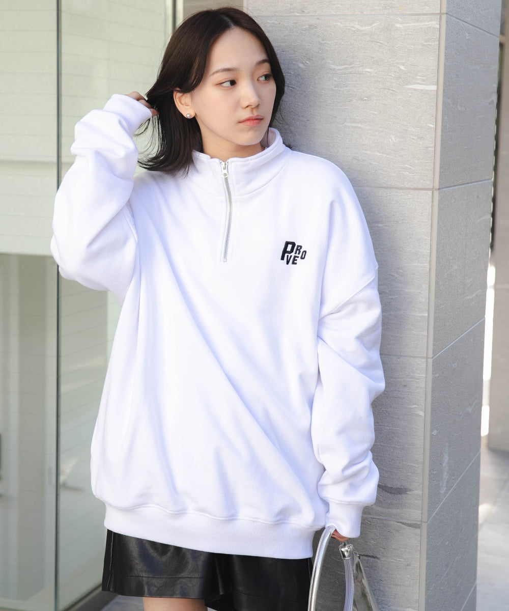 ホワイト モデル：157cm L着用