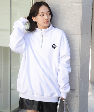 ホワイト モデル：157cm L着用