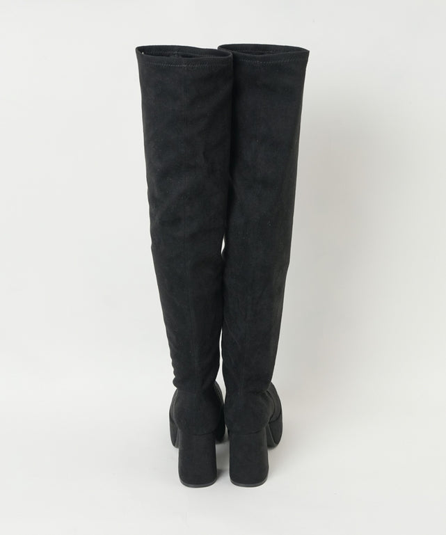 ニーハイブーツ