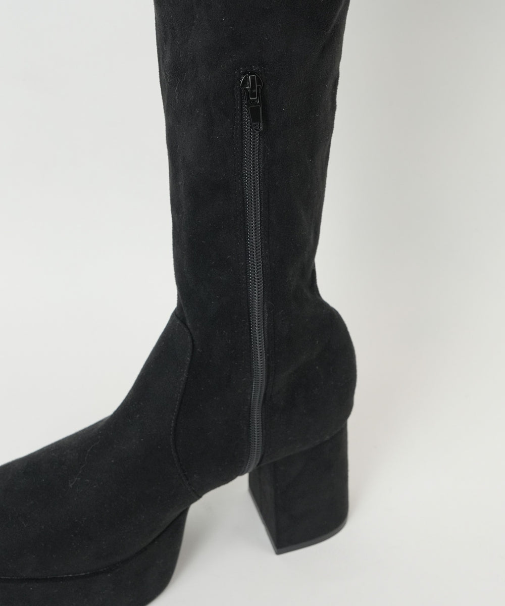 ニーハイブーツ