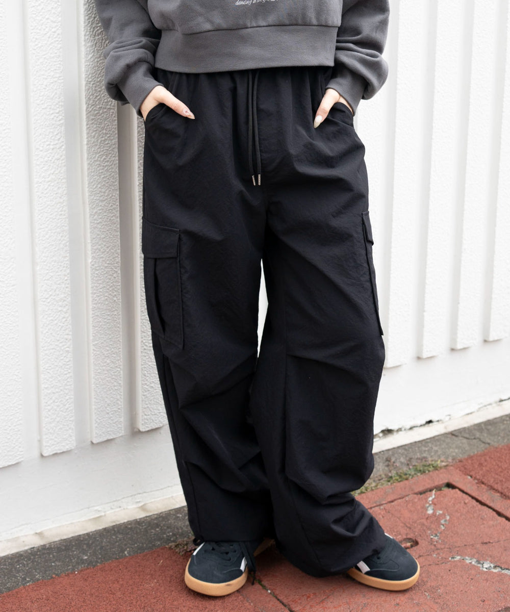 ブラック　モデル：159cm M着用