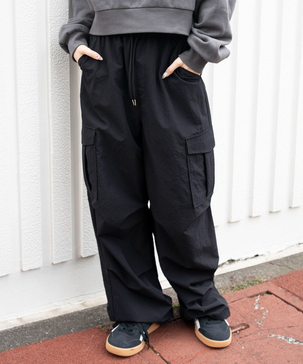 ブラック　モデル：159cm M着用