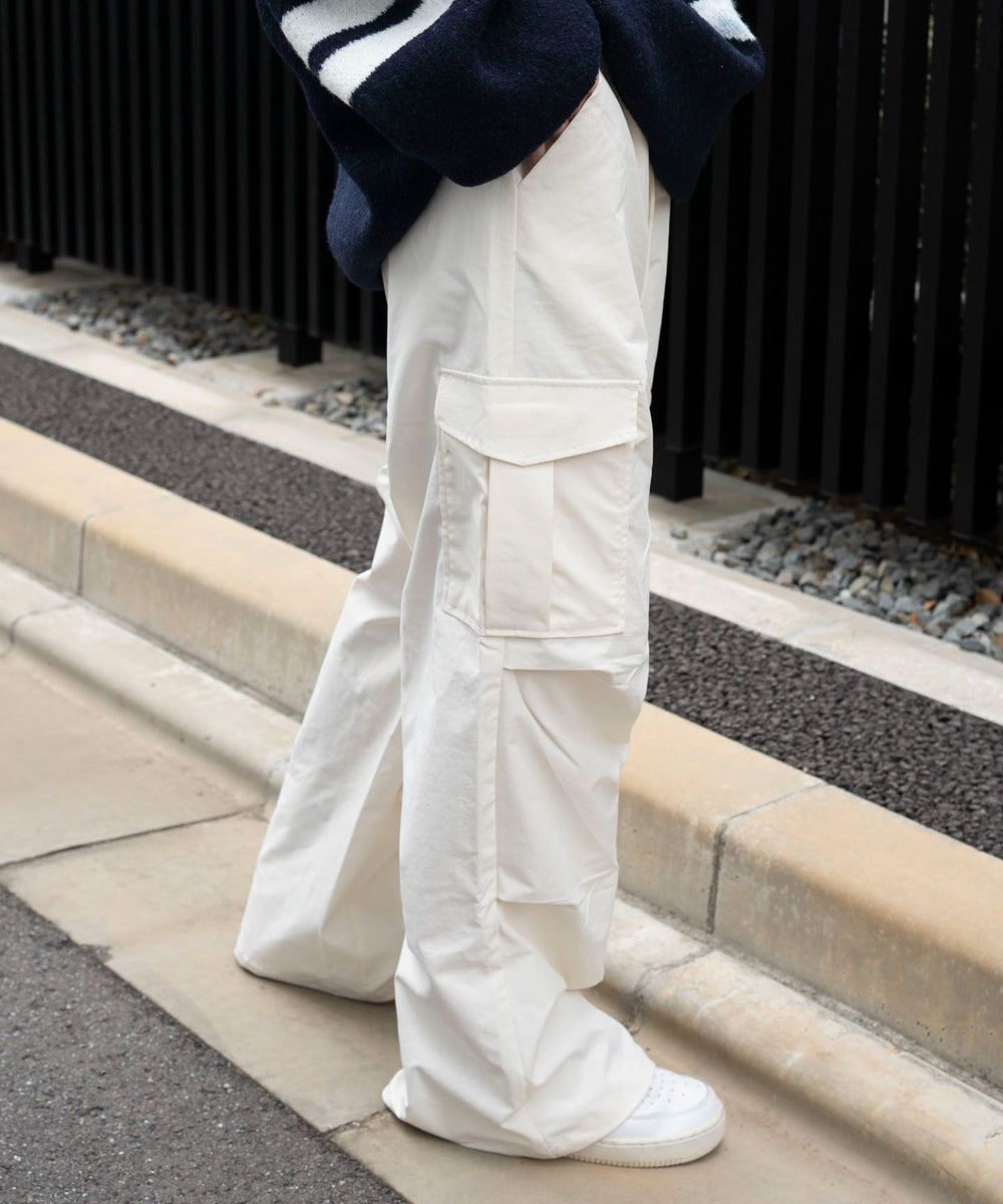 オフホワイト　モデル：159cm M着用