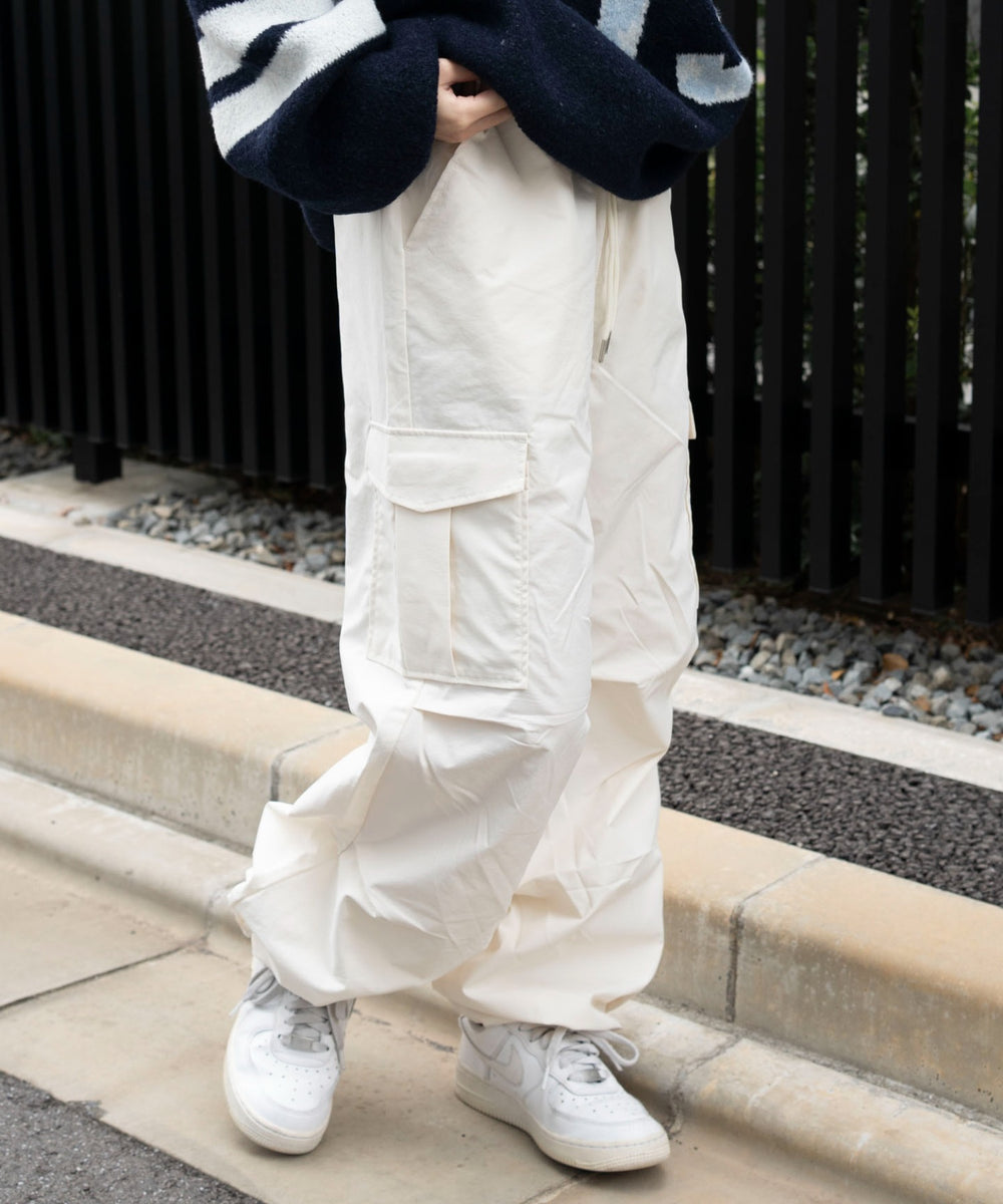 オフホワイト　モデル：159cm M着用