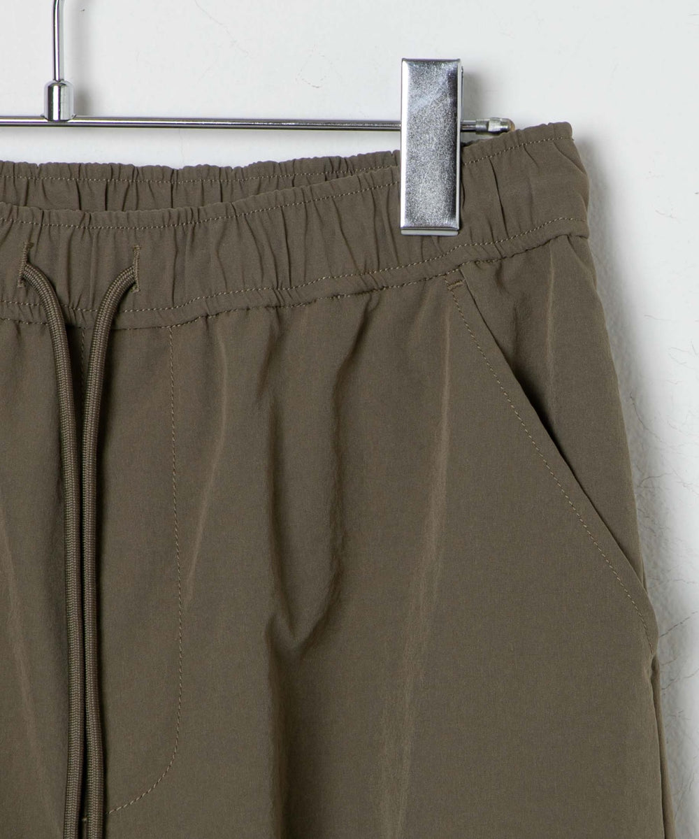 イージーパラシュートカーゴパンツ