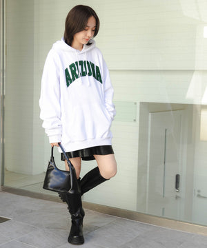 ホワイト モデル：157cm L着用