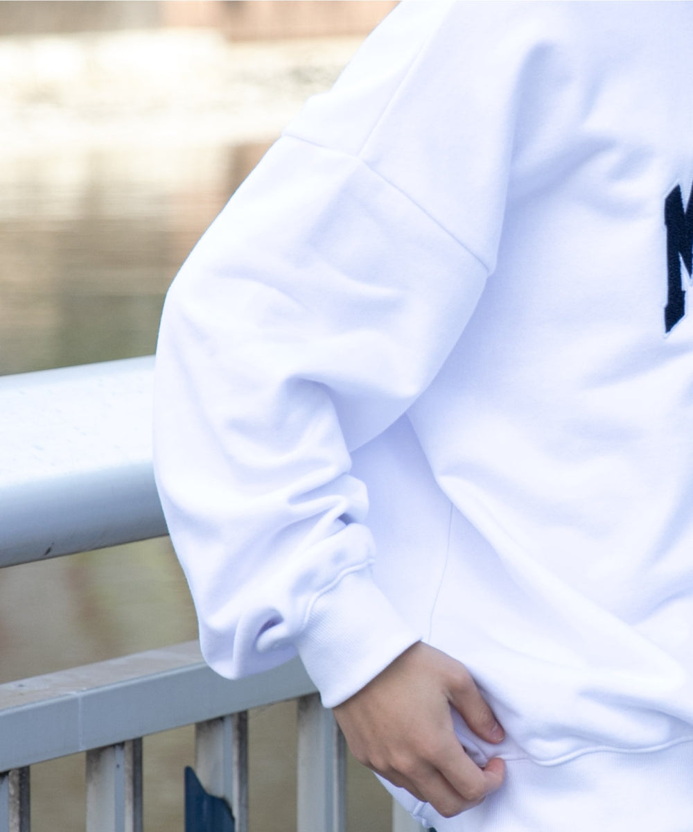 ヘビーウエイトサガラグラフィックプルオーバー