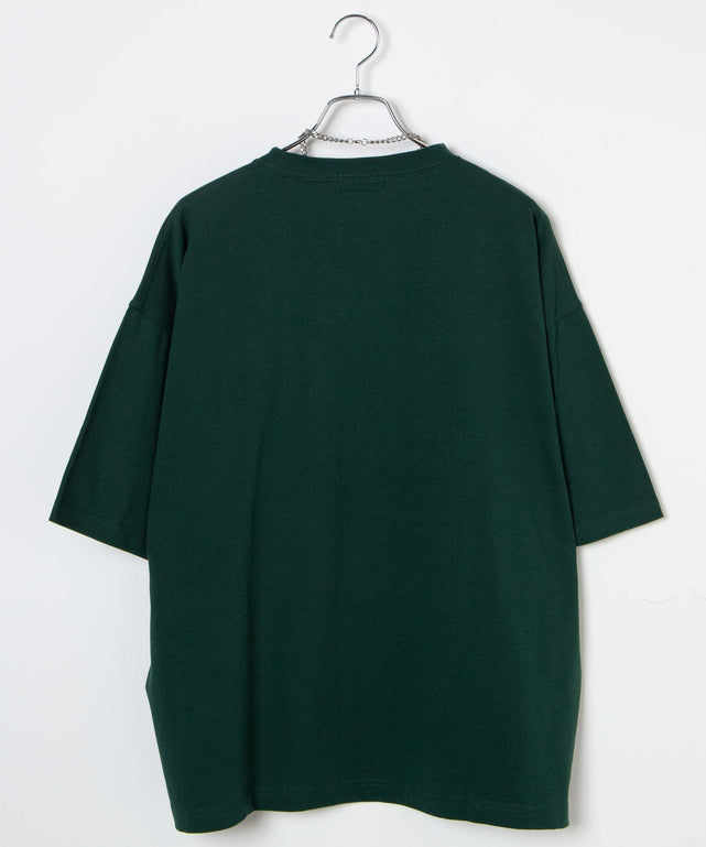 アクセ付きグラフィックT