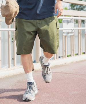 カーキ モデル：174cm L着用