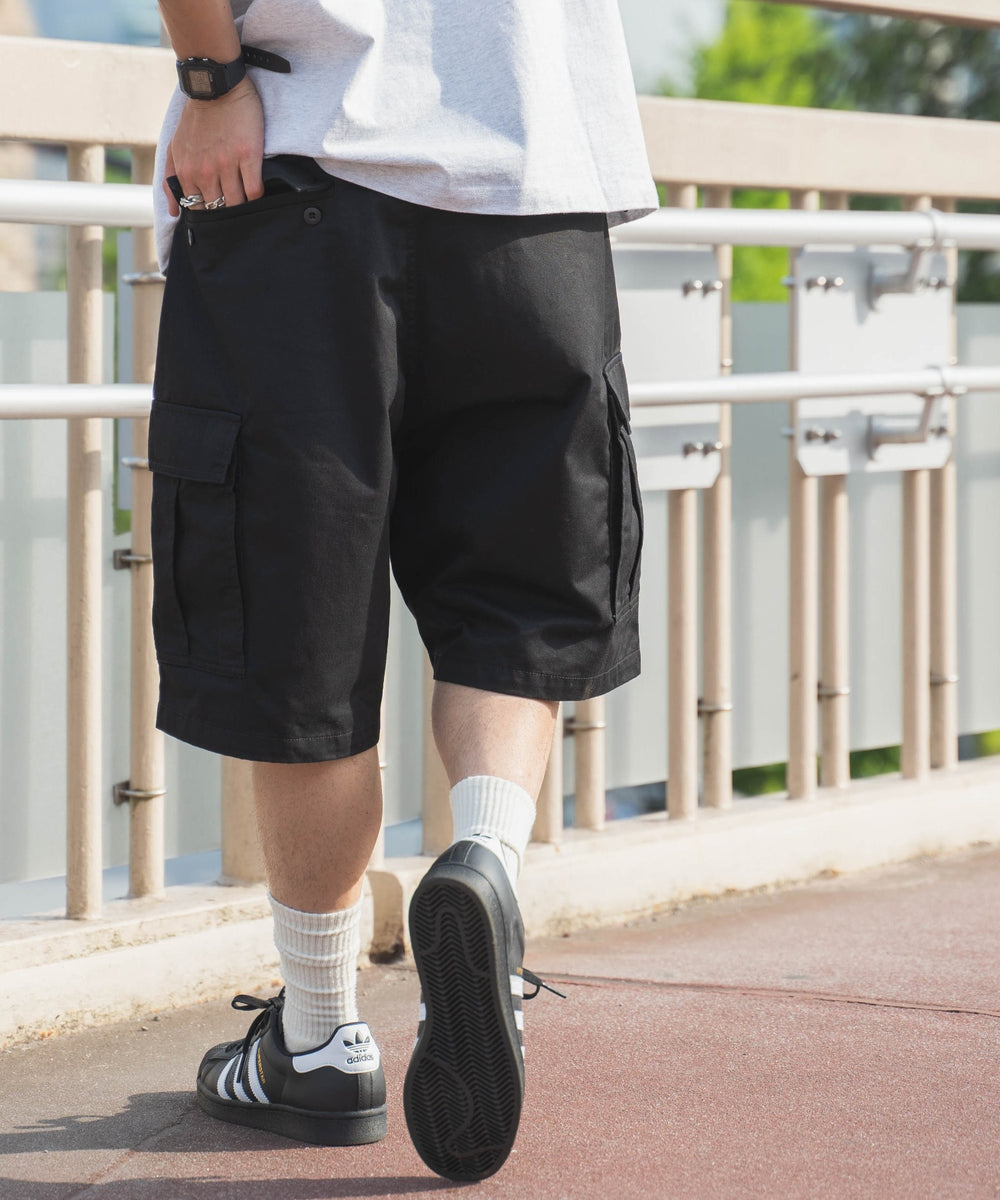 ブラック モデル：174cm L着用