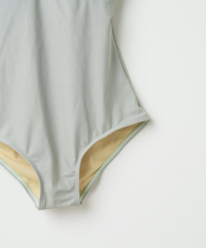 パイピングワンピーススウィムウェア