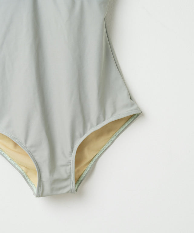 パイピングワンピーススウィムウェア