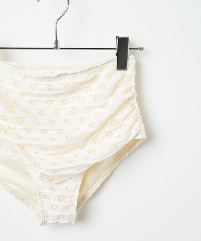 カットレース2ピーススウィムウェア