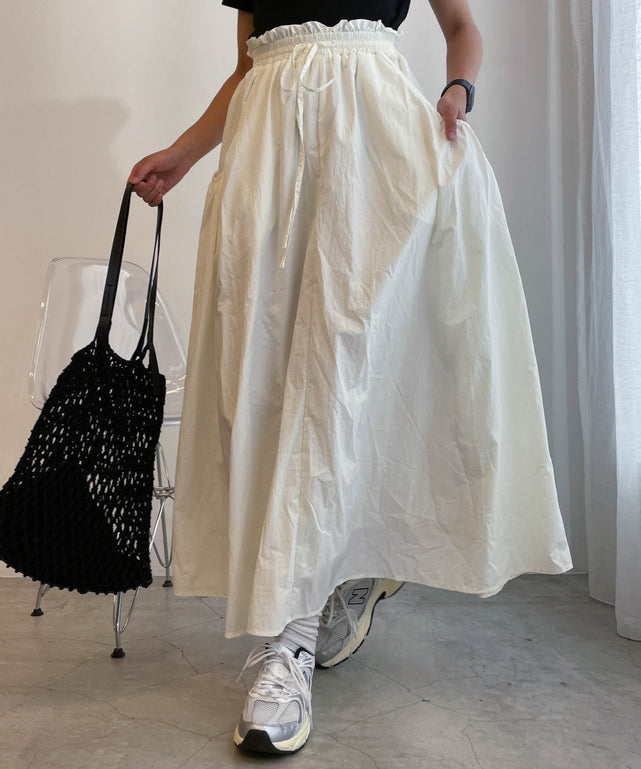 ビッグポケットロングスカート【一部店舗限定】/ホワイト モデル：170cm F着用