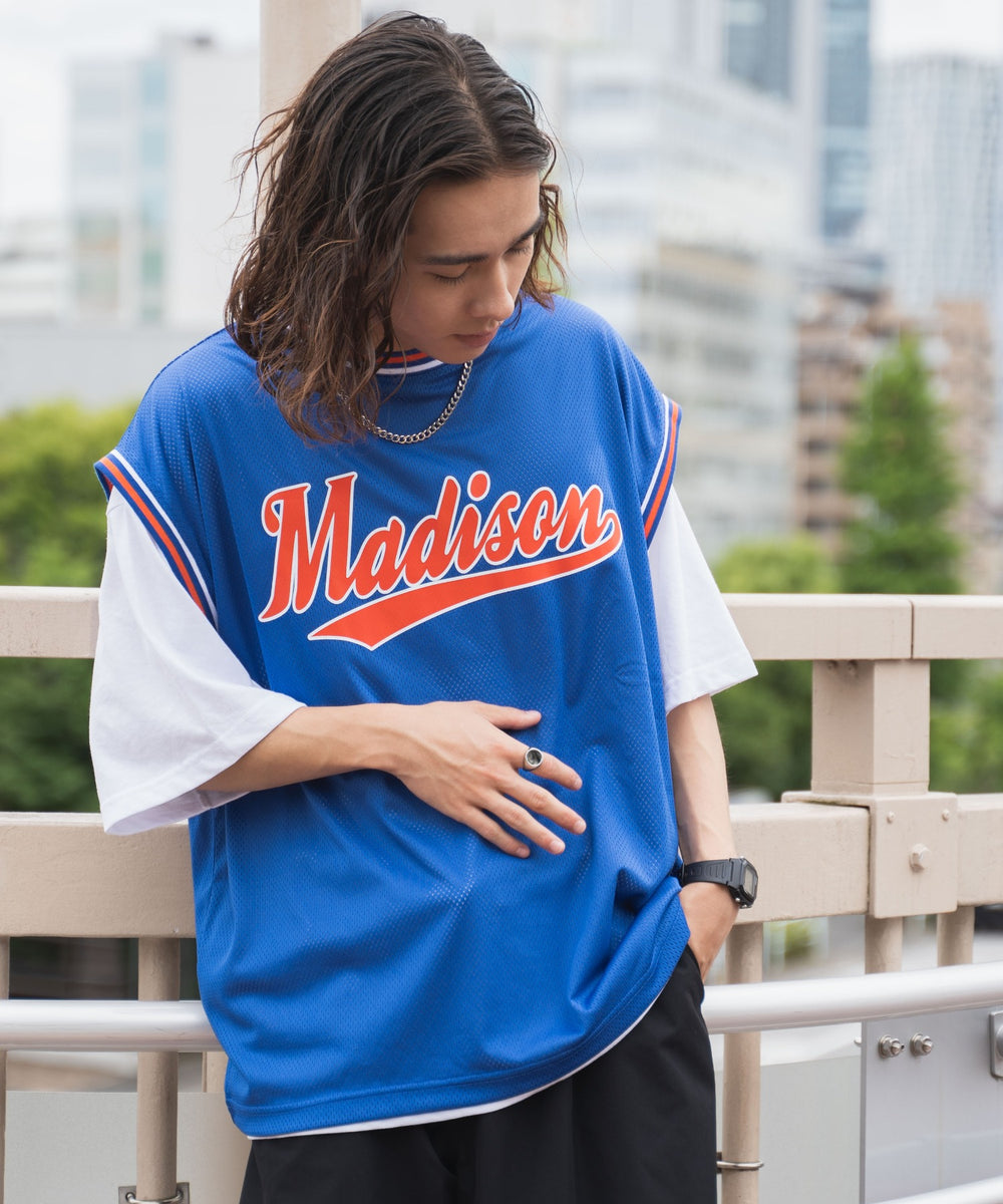 ブルー モデル：174cm L着用