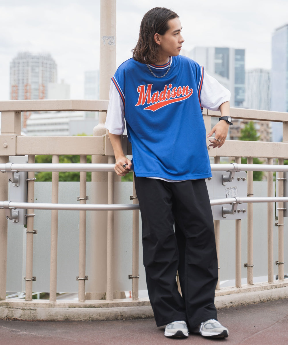 ブルー モデル：174cm L着用