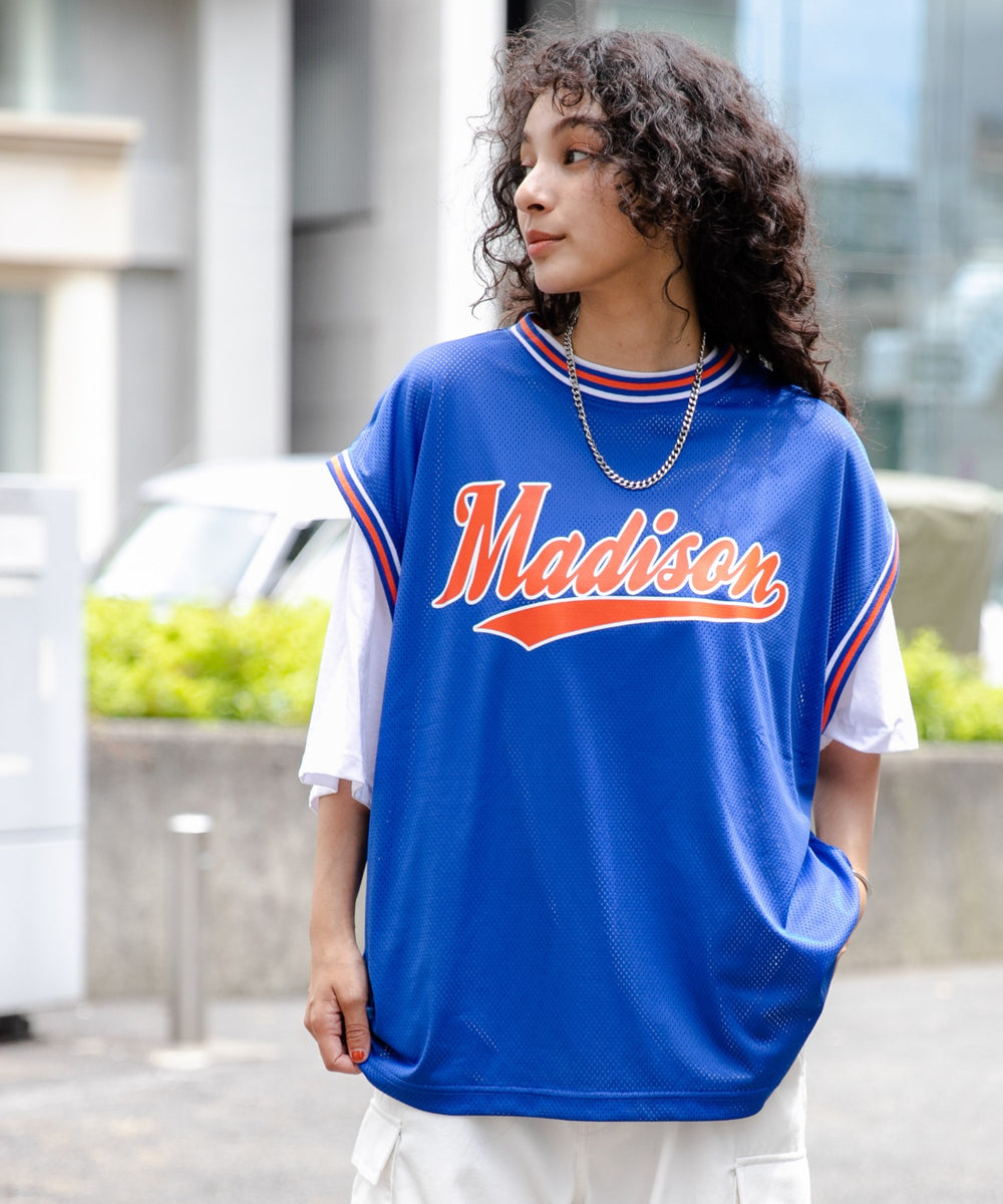 ブルー モデル：166cm L着用