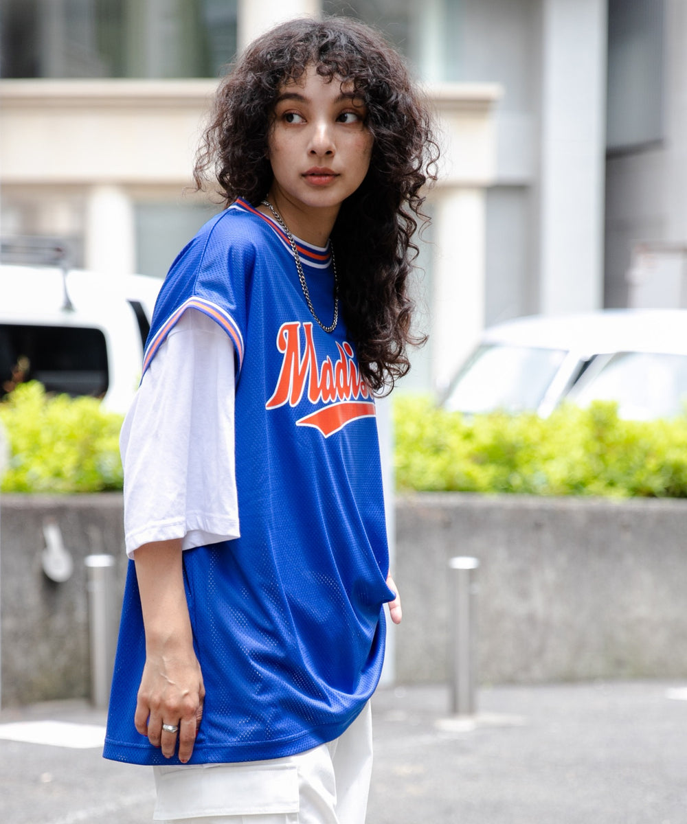 ブルー モデル：166cm L着用