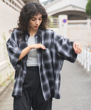 ブラック系チェックモデル：166cm L着用