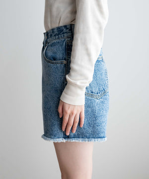 デニム中濃加工 モデル：160cm M着用