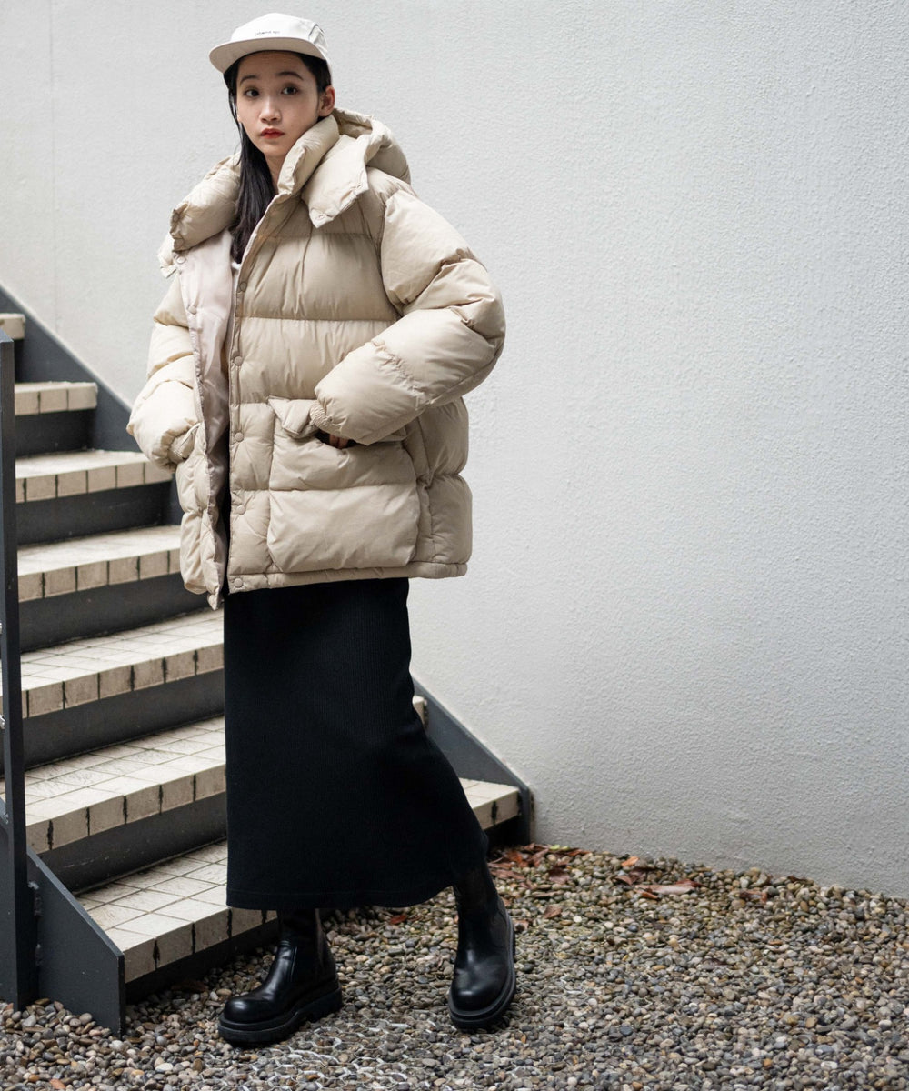 ベージュ モデル：165㎝ M着用