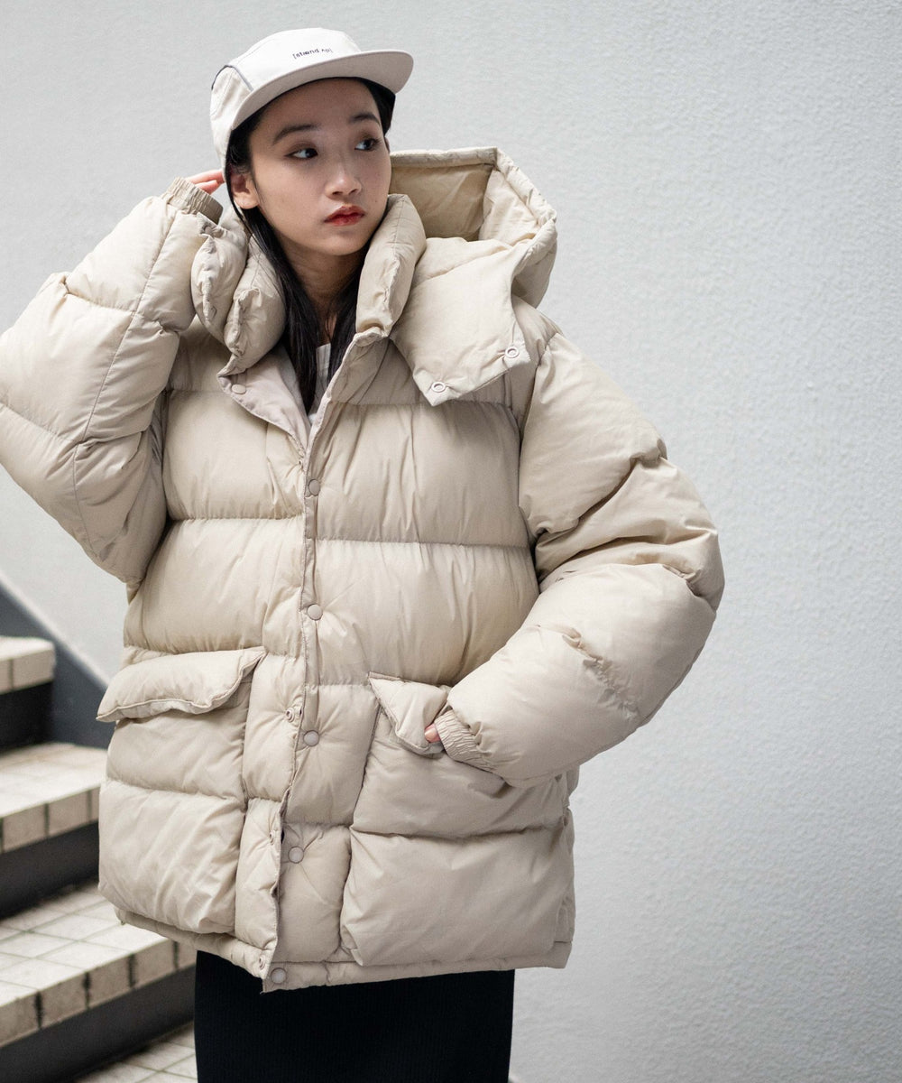 ベージュ モデル：165㎝ M着用