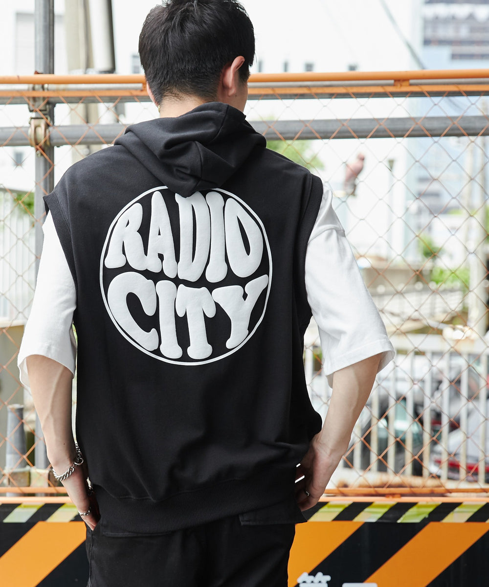 ブラック モデル：180cm L着用