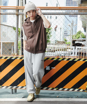 ブラウン モデル：180cm L着用