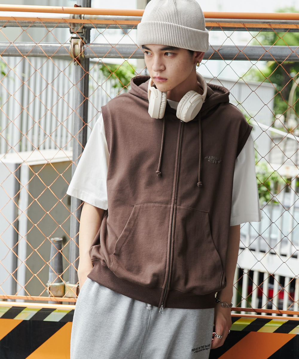 ブラウン モデル：180cm L着用