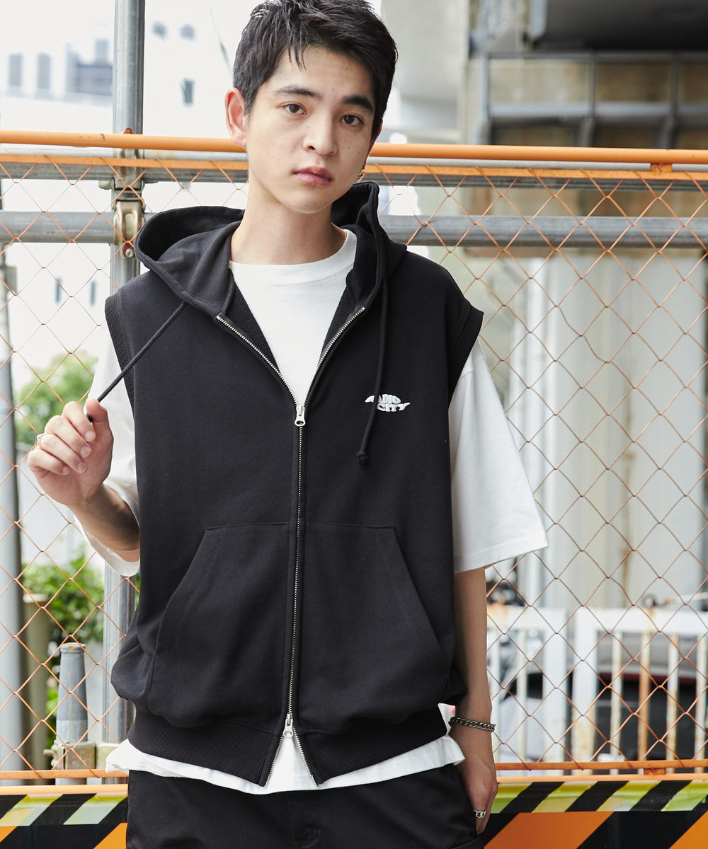 ブラック モデル：180cm L着用