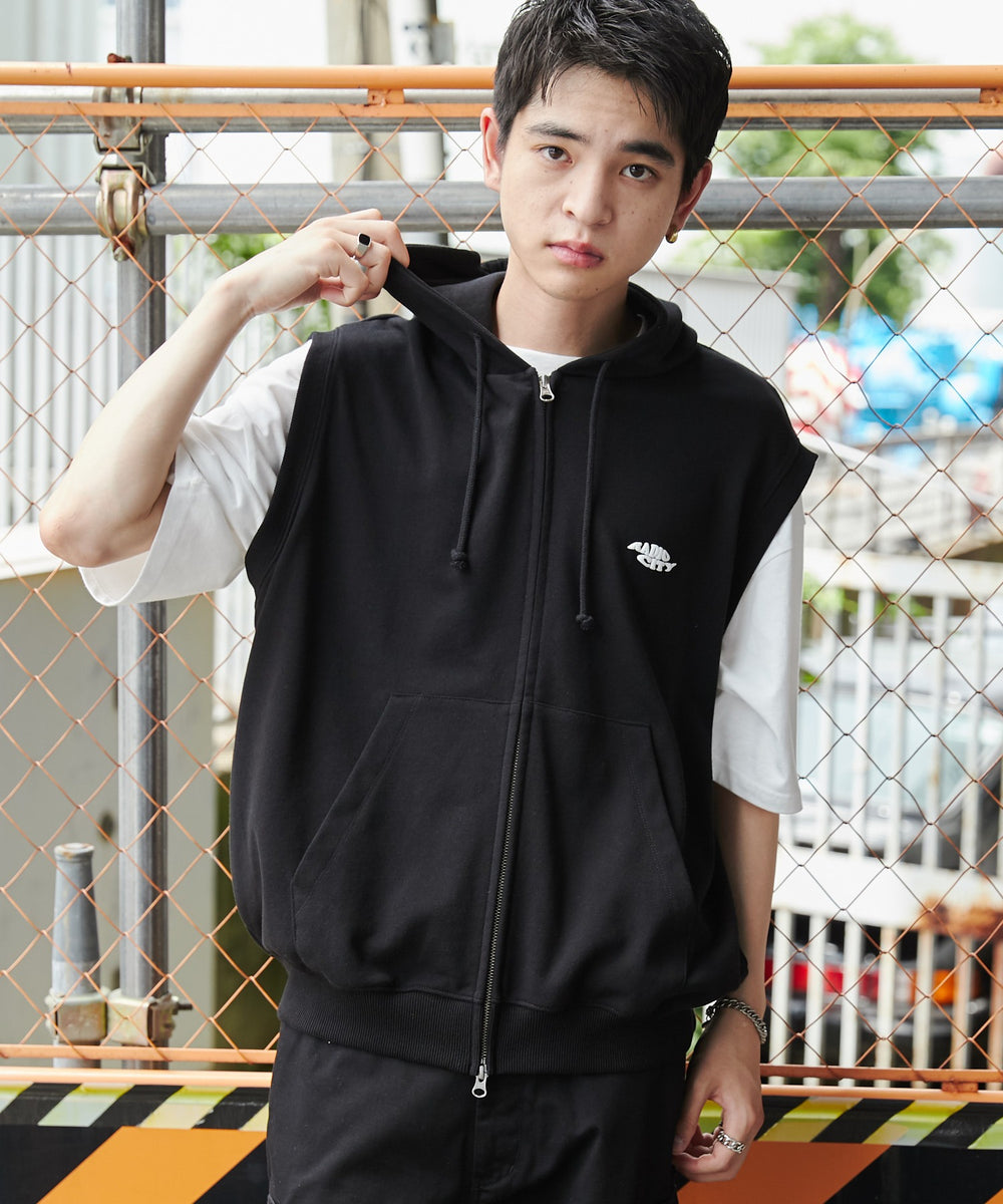 ブラック モデル：180cm L着用