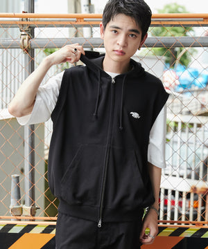 ブラック モデル：180cm L着用