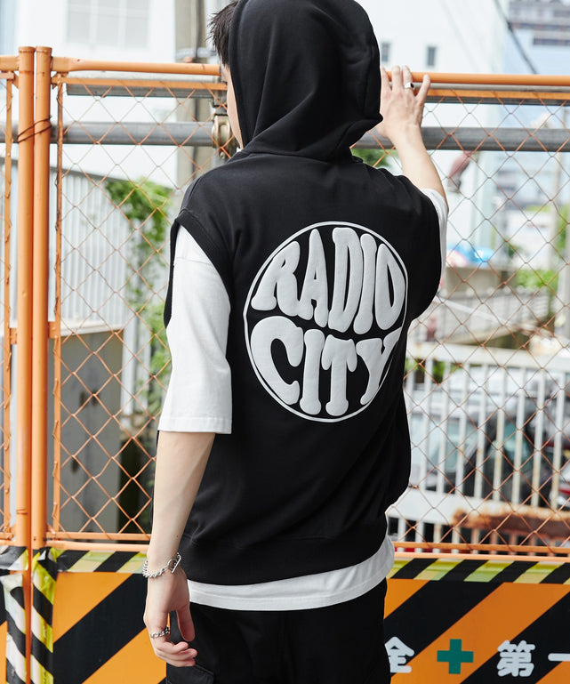 ブラック モデル：180cm L着用