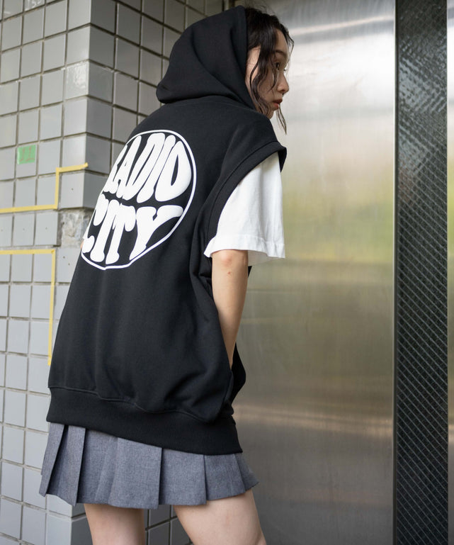 ブラック モデル：161cm L着用