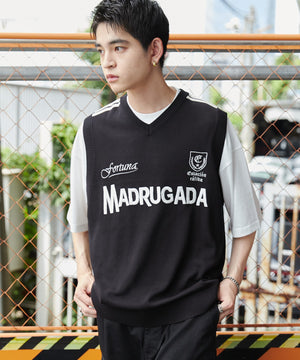 ブラック モデル：180cm L着用